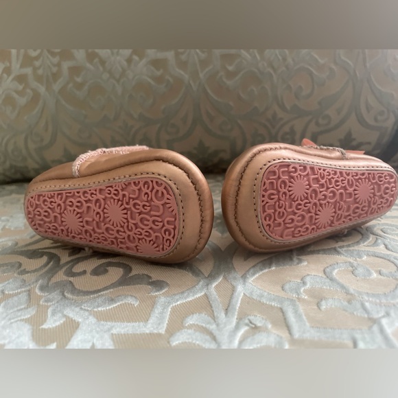 Warm UGGS boots for baby 6-12 months - Picture 3 of 4